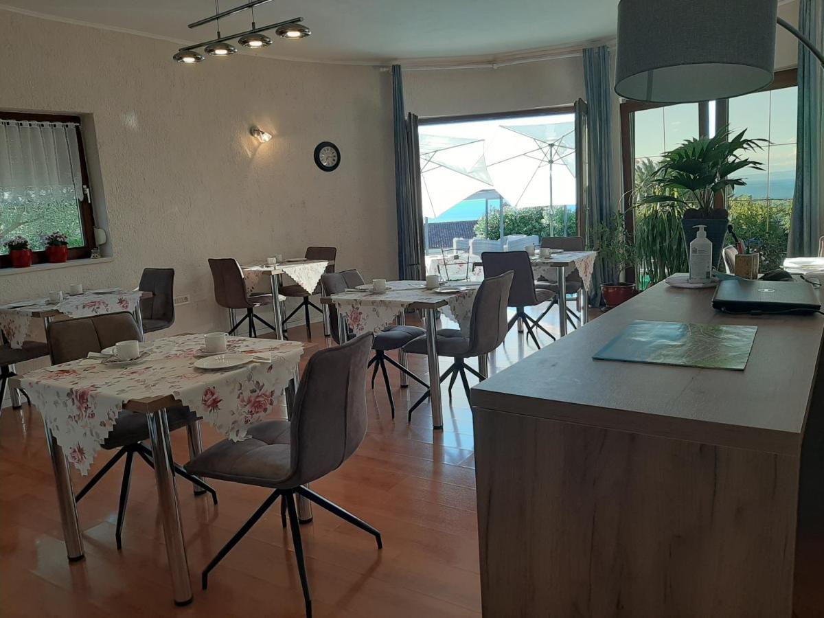 B&B Eva Icici Bagian luar foto